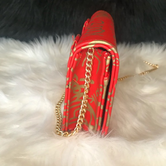 RED GOLD GRAFFITI CONVERTIBLE CROSSBODY BAG - Picture 4 of 6